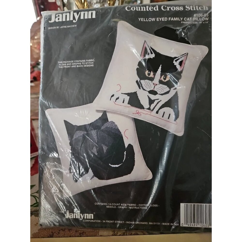 Janlynn Counted Crosstitch Kit "Yellow Eyed Family Cat" Pillow New Sealed